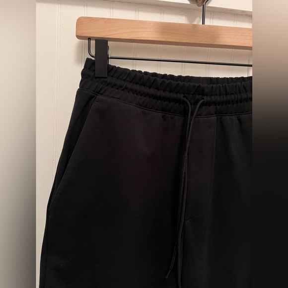 Uniqlo Jogger - Picture 5 of 6